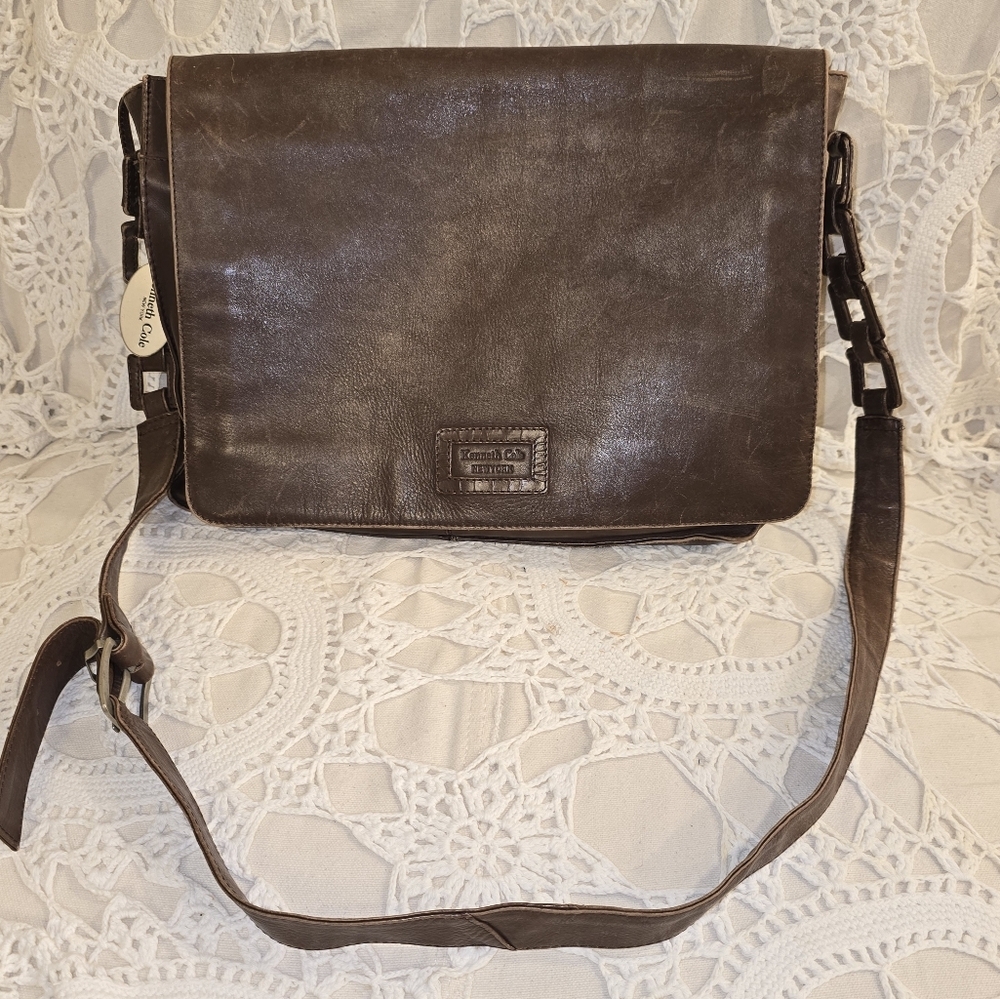 Kenneth Cole New York Vintage Messenger Bag, Briefcase, Brown Leather With Strap